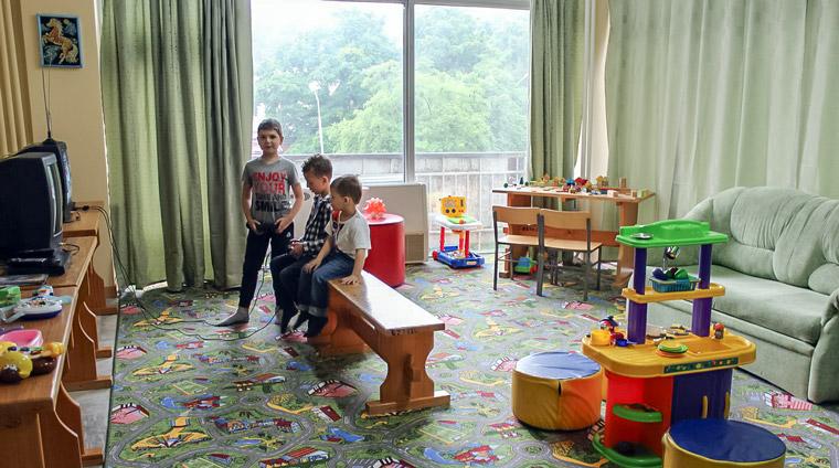 Дети в детской игровой комнате санатория Лермонтова города Пятигорска