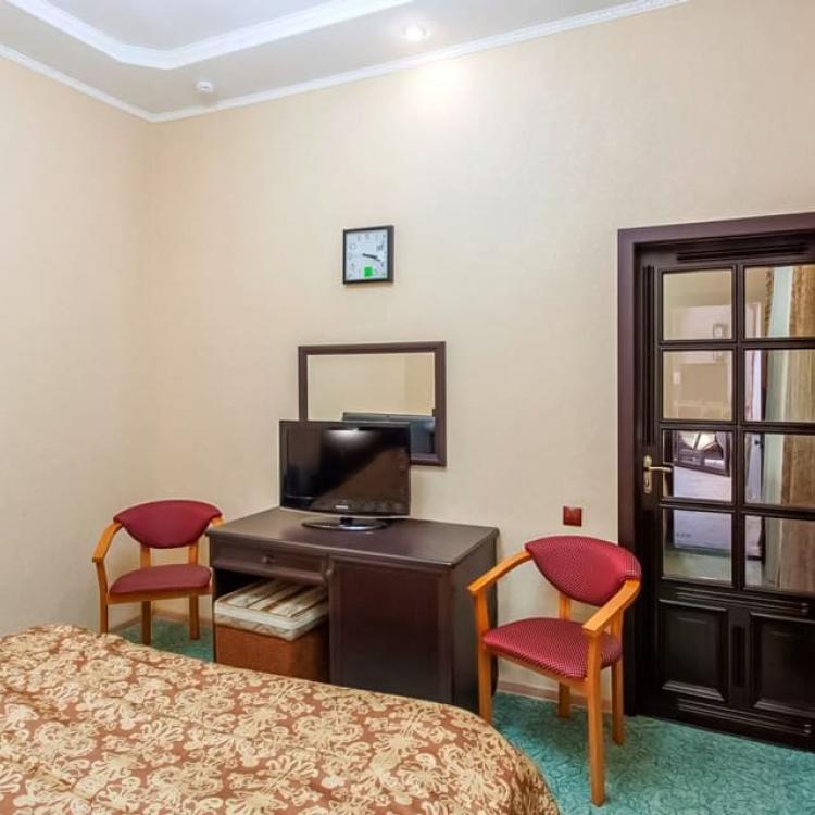 Интерьер спальни 2 местных 2 комнатных Апартаментов, Корпус 10 в санатории Лермонтова. Пятигорск